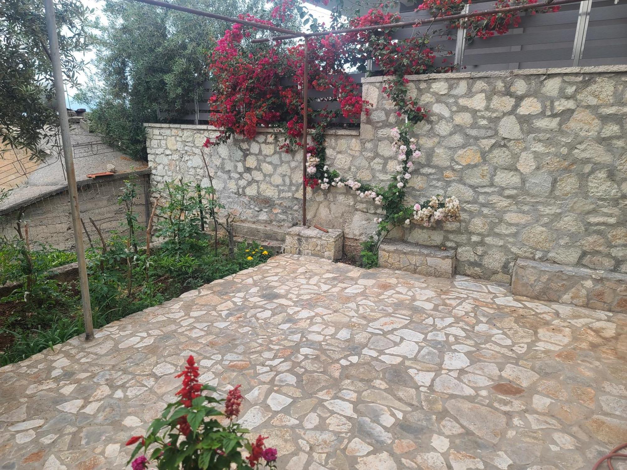 Hillside Garden Apartament Sarandë Pokoj fotografie